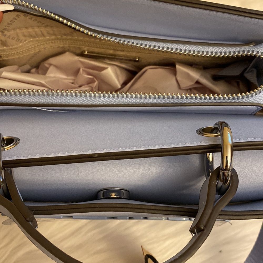 NWT Steve Madden (Bevelyn) Crossbody Bag w/Airpod Pouch - Blue Glaze - New Color - Picture 14 of 14